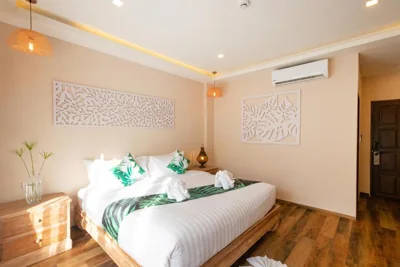 Camera Superior con vista sulla strada e letto matrimoniale — Vannee Golden Sands Beachfront Resort